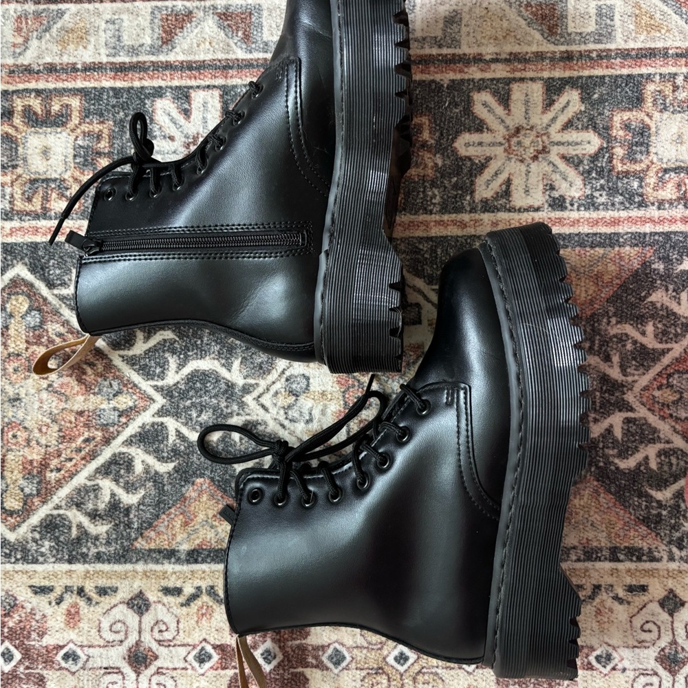 Black Platform Dr. Martens